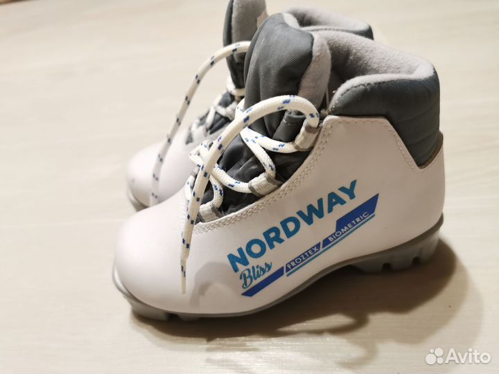 Лыжные ботинки детские 28