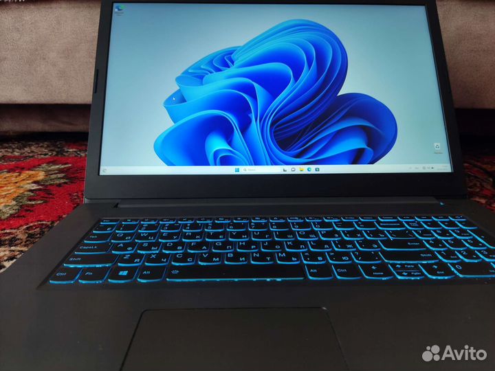Игровой Lenovo GTX1650/i5/17.3(Большой экран)