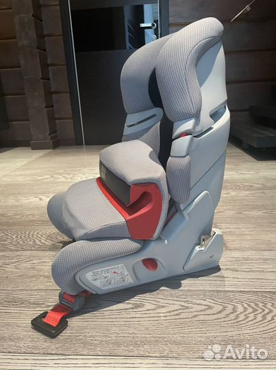 Porsche. Автомобильное детское кресло