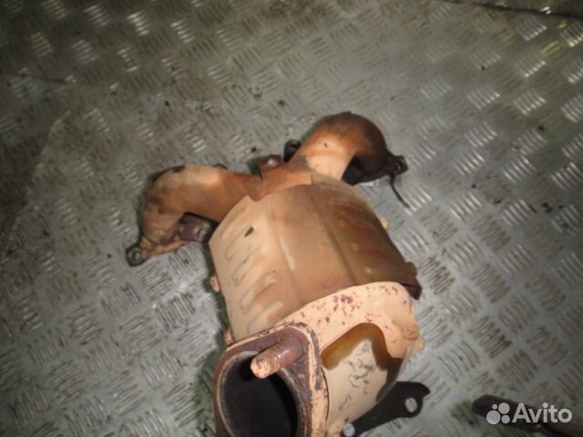 Коллектор выпускной Solaris (10-17) /Rio (11-17) катализатор выбит б\у (арт. 285102BWA0)