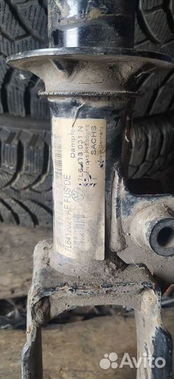 Стойка амортизатора touareg новая