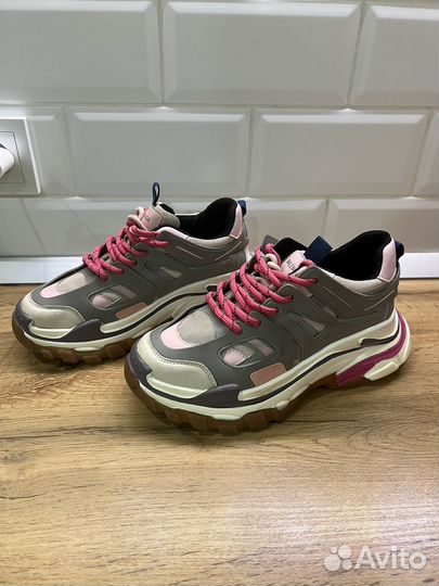 Кроссовки для девочек