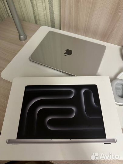 Apple Macbook pro 14 m3 8/512 Silver