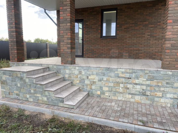 Коттедж 272 м² на участке 11,2 сот.