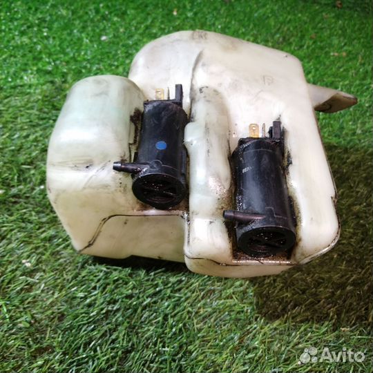 Бачок омывателя Дайхатсу yrv