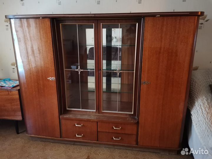 Советский сервант Хельга