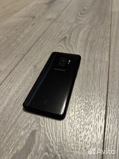 Samsung Galaxy S9, 4/64 ГБ