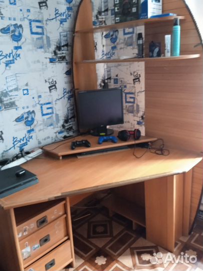 Компьютерный стол
