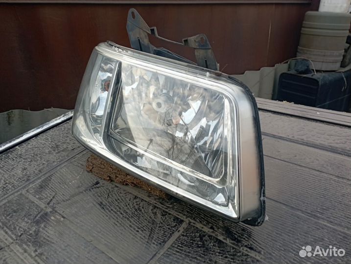 Фара Фольксваген Т 5
