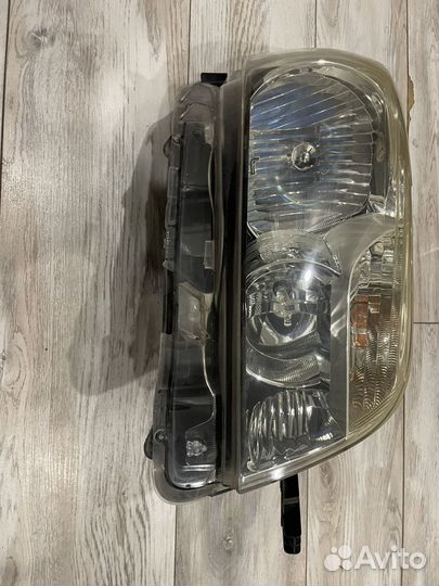 Фара toyota rumion nze151