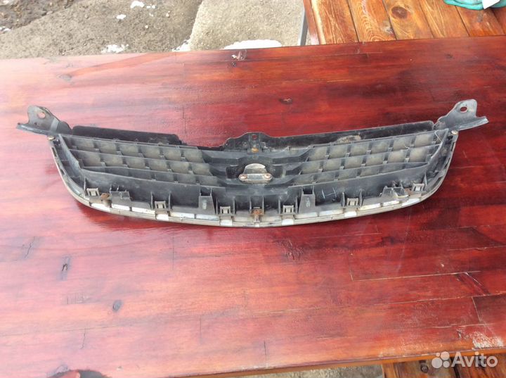 Решётка радиатора Ниссан санни, 99г