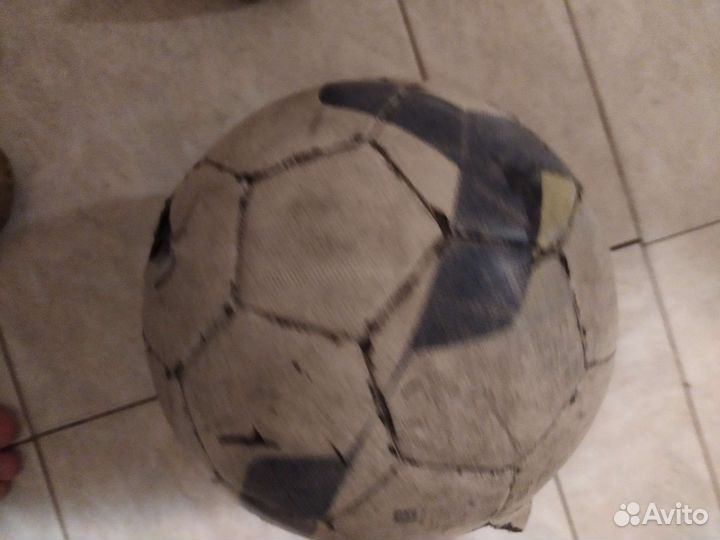 Футбольный мяч,бутсы