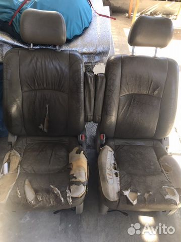Передние сидения Nissan Liberti