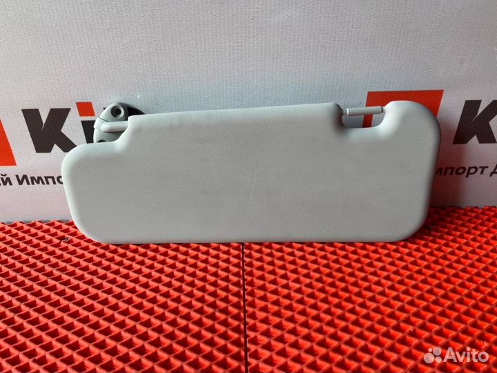 Козырек солнцезащитный правый Omoda C5