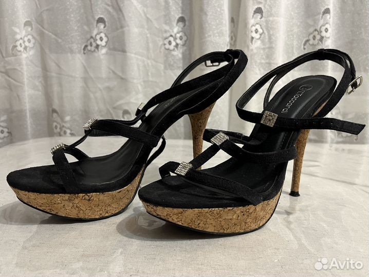 Босоножки на шпильке 39