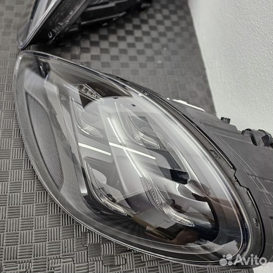 Фары Porsche Panamera 971 matrix black full led