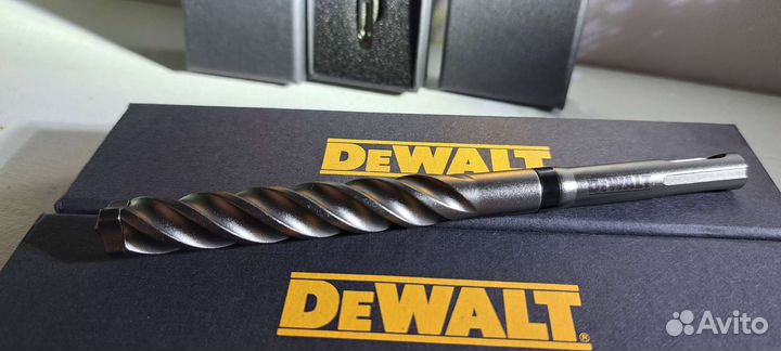 Шариковая ручка DeWalt в виде бура
