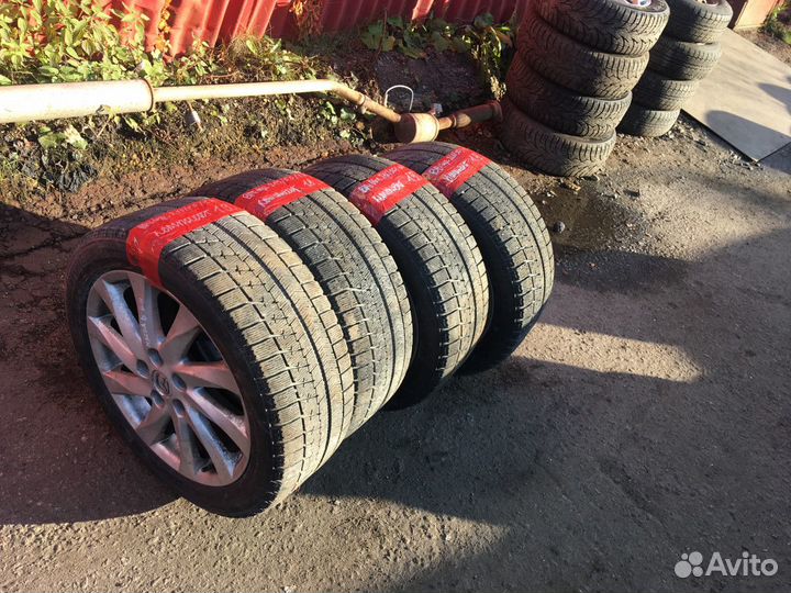 Bridgestone Blizzak VRX 215/50 R17