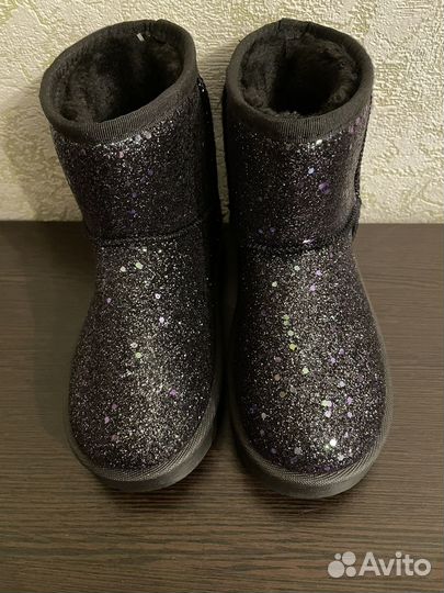 Угги для девочки новые