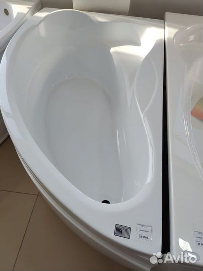 Ванная угловая б/у