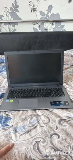 Ноутбук asus x550c