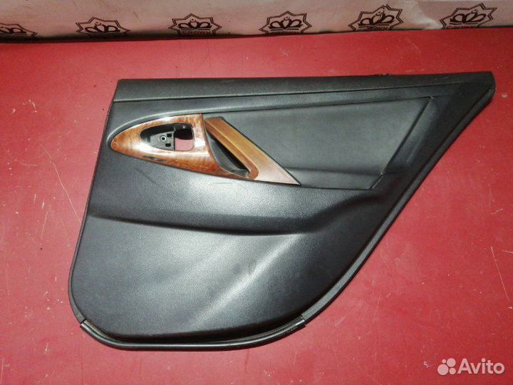 Облицовка двери задняя правая Toyota Camry XV40