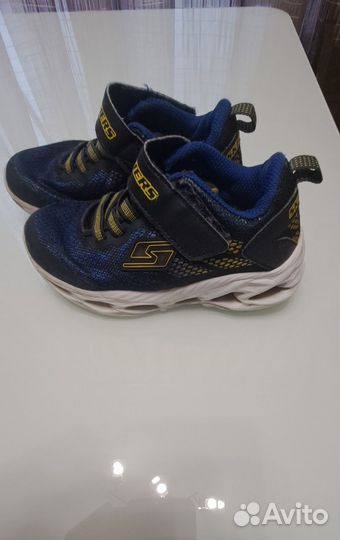 Кроссовки детские