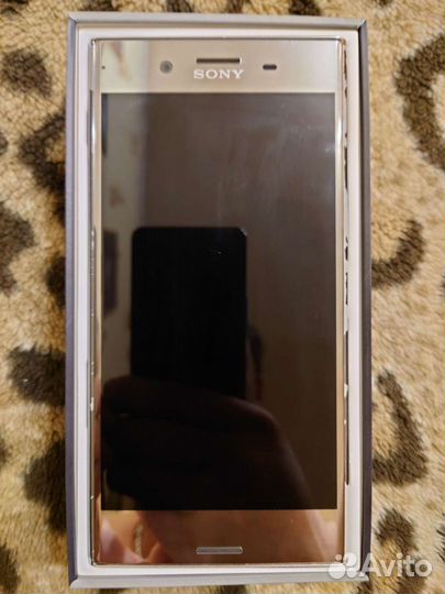 Sony Xperia XZ Premium, 4/64 ГБ