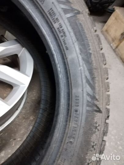 Dunlop SP Winter Ice02 225/60 R18