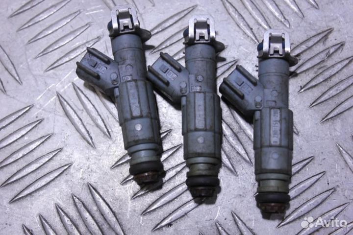 Форсунка двигателя Mazda 3 BK бк