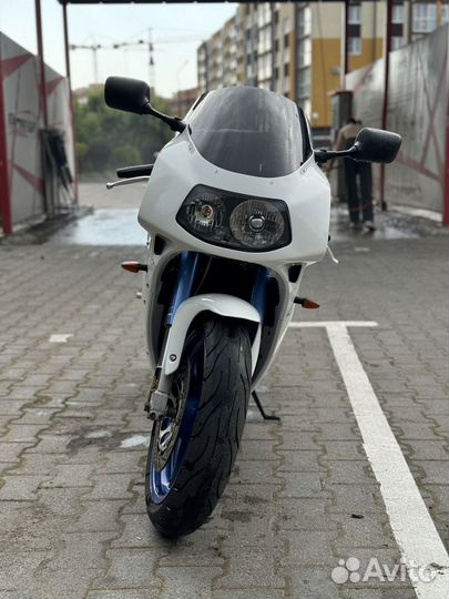 Suzuki GSX750R 1995