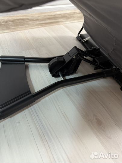 Шезлонг и игровой коврик