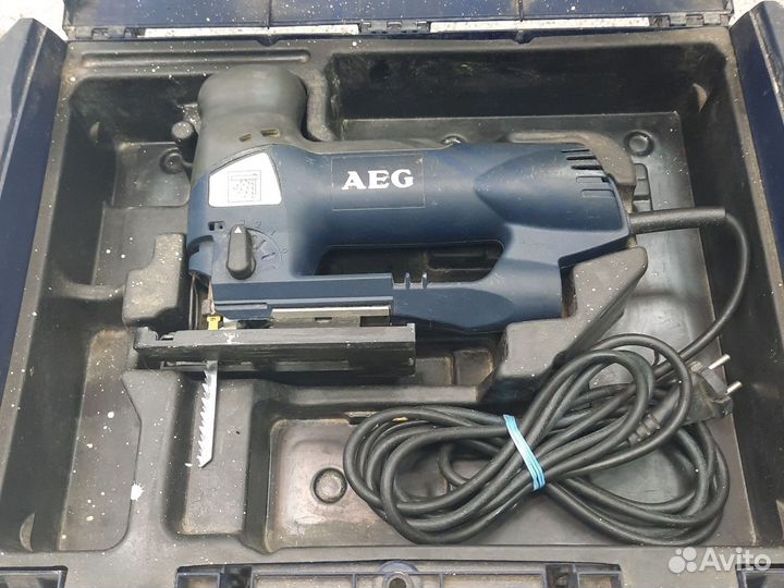 Лобзик AEG Step 700