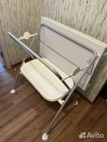 Пеленальный столик с ванночкой Chicco Чикко