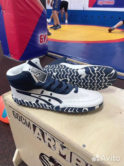 Борцовки asics aggressor white