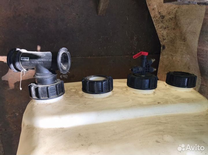 Бак пластиковый для дизельного топлива 800л