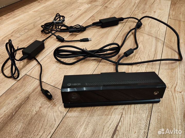 Xbox One S 1tb + Kinect 2.0 с играми