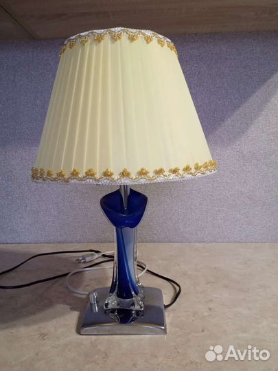 Лампа настольная