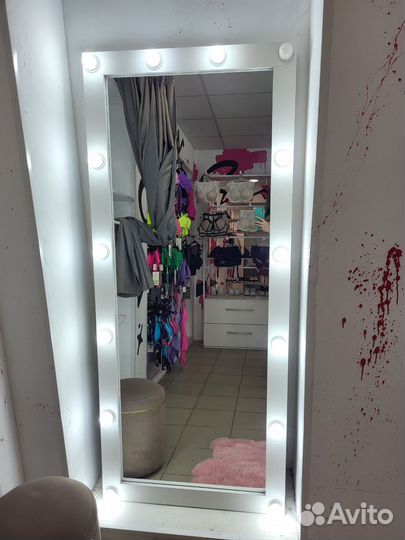 Зеркало с лампочками