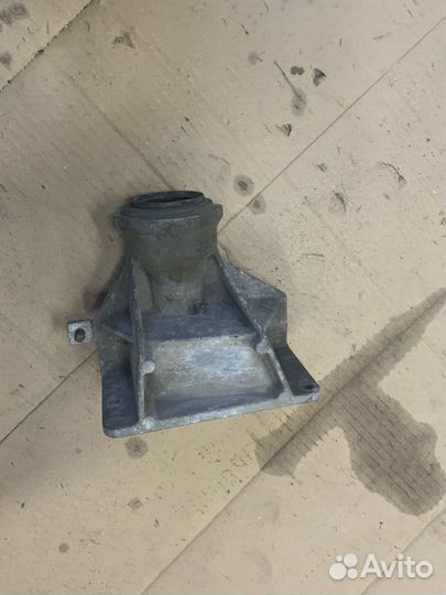 Опорный кронштейн bmw e83 m54