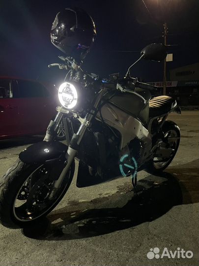Yamaha YZF 1000r