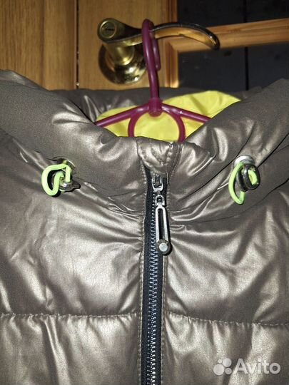 Продам куртку на девочку