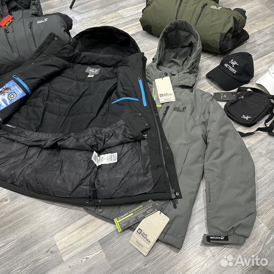 Зимняя куртка jack wolfskin