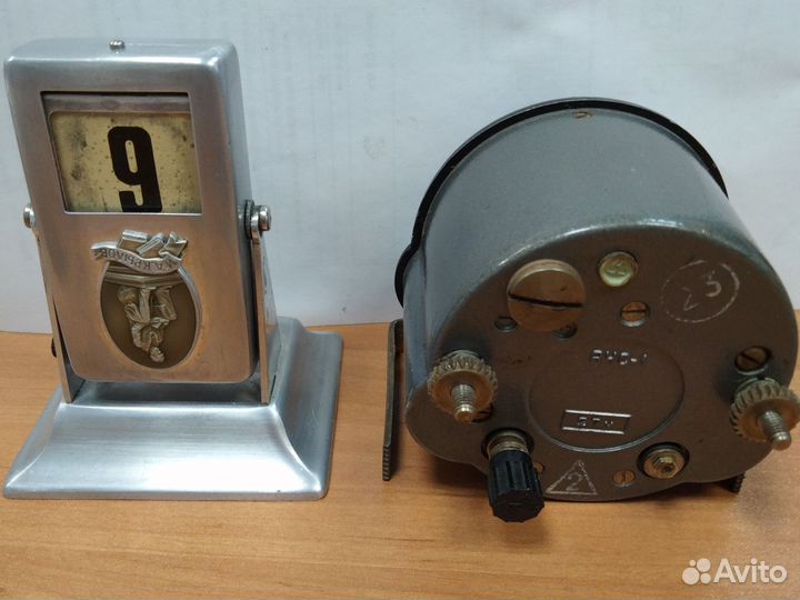 Часы вечный календарь