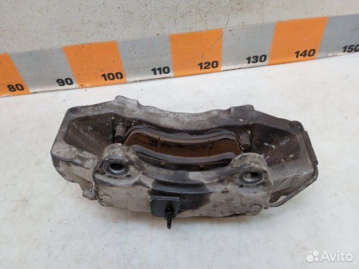 Суппорт передний правый Volkswagen Touareg