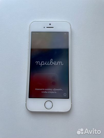 Телефон iPhone se 2016