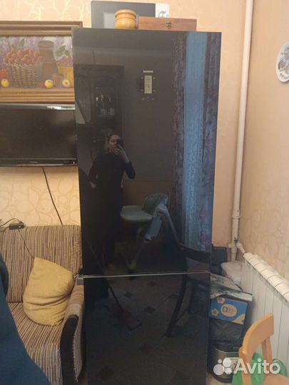 Холодильник Siemens стеклянный