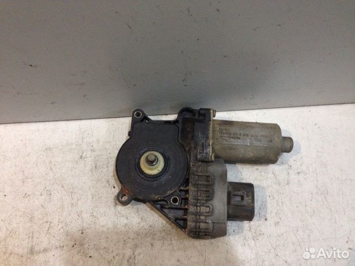 Моторчик стеклоподъемника задний левый Ford Mondeo