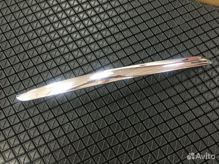 Молдинг переднего бампера Nissan Teana J32 2008+
