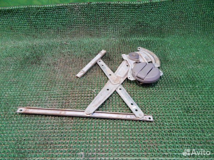 Стеклоподъемник задний правый Nissan Serena 1 C23M